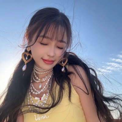 虽然是公会的前台小姐，因为讨厌加班，所以打算自己讨伐boss